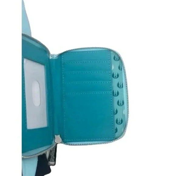 NWT Star Wars Yoda Hologram Loungefly Disney Glow in the Dark Wallet - Picture 5 of 9